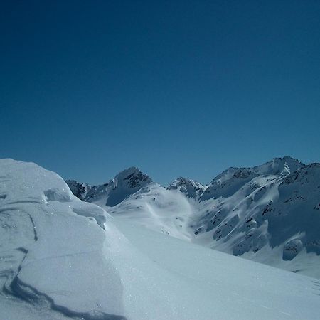 Hotel & Restaurant Forni Airolo Exterior photo